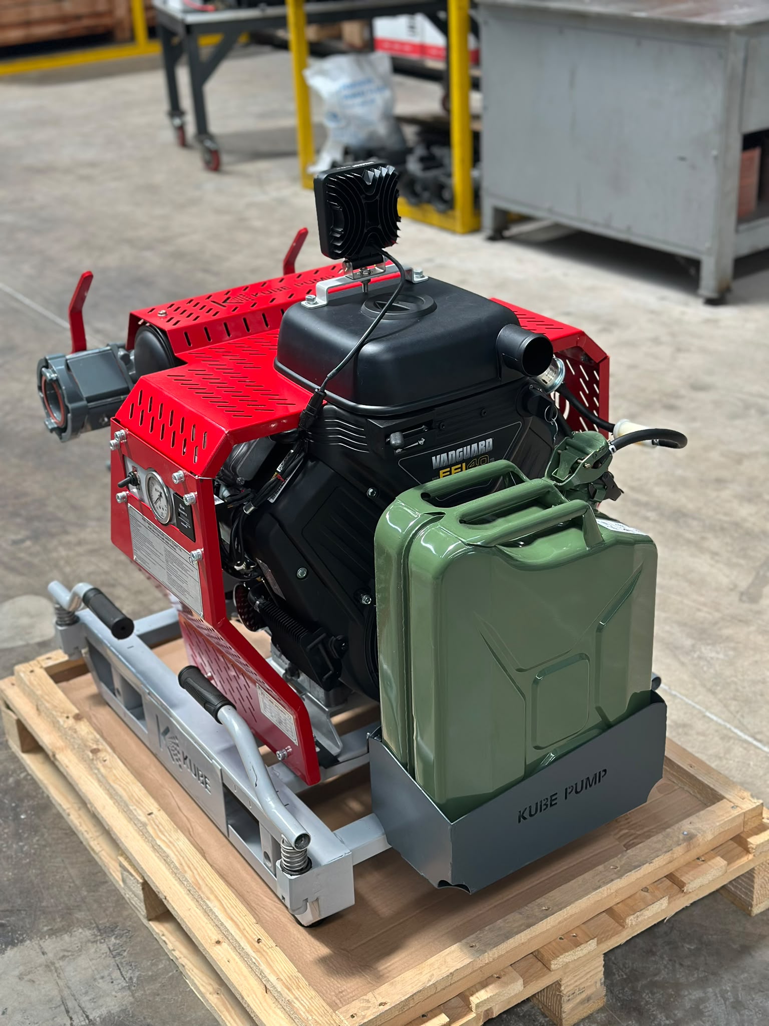 Kube Pompa P2 Gasoline high-output portable fire pump — 37-40HP, 2,000 L/min, TS EN 14466 certified
